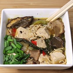 Spicy Ramen Noodles with Tofu or Chicken