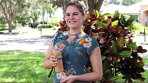 Caitlin with a Splendid Spoon smoothie