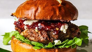 jalapeno bison burger with berry pepper relish