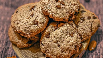 almond butter chocolate chip cookies